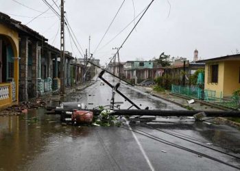 Cuba lleva mas de 12 horas de apagón total tras azote de huracán Ian