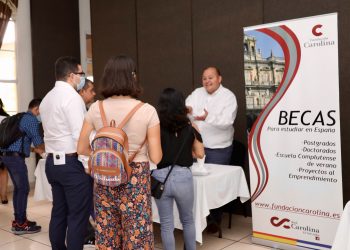 Promueven becas de estudio en el extranjero a estudiantes y profesionales de El Salvador