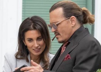 Johnny Depp está saliendo con una de sus abogadas, pero no es Camille Vásquez