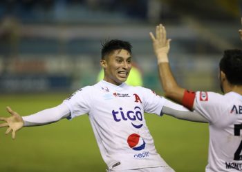 Hugo Pérez espera reporte de lesión sobre Bryan Tamacas para incluirlo en el amistoso contra Perú