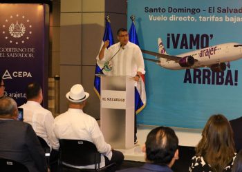 Arajet inicia operaciones en El Salvador con vuelo hacia la República Dominicana