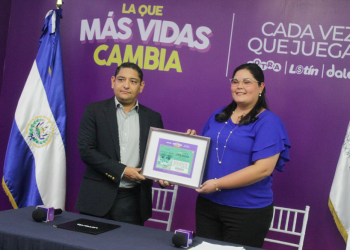 Lotería reconoce la labor turística nacional