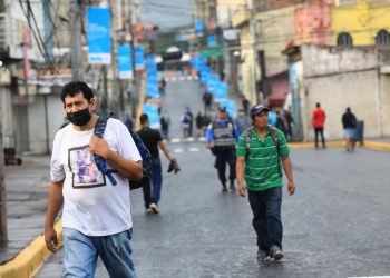 DOM y alcaldía de San Salvador entregan renovada la 3.ª av. Norte del Centro Histórico