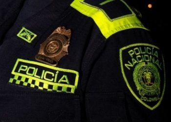 Ataque con explosivos deja ocho policías muertos en Colombia