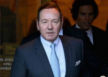«Me quedé helado», dice actor que acusa a Kevin Spacey de agresión sexual