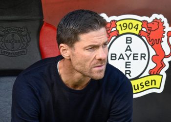 Xabi Alonso se estrena al frente del Leverkusen con goleada 4-0 ante Schalke