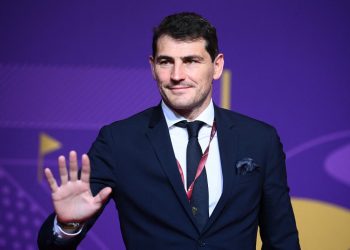 «Soy gay», un tuit de Casillas, que dice ser pirateado, desata la polémica