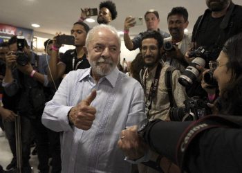 Lula continúa con ventaja estable sobre Bolsonaro hacia el balotaje en Brasil