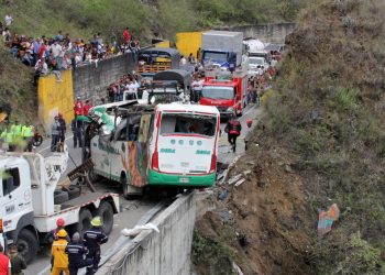Veinte muertos y 15 heridos deja accidente de autobús en suroeste de Colombia
