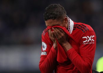 Varane no volverá a jugar con el Manchester United antes del Mundial, dice su entrenador