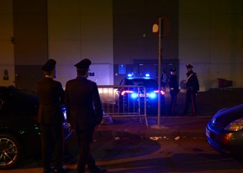 Un muerto y 4 heridos en ataque con puñal en un centro comercial de Milán