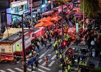Al menos 120 muertos y 100 heridos en estampida de Halloween en Corea del Sur