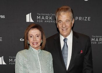 Esposo de Nancy Pelosi es agredido violentamente en su casa en San Francisco