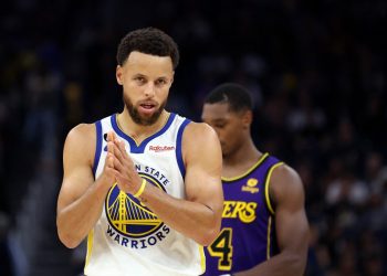 Los Warriors derrotan a Lakers y abren una nueva temporada de la NBA