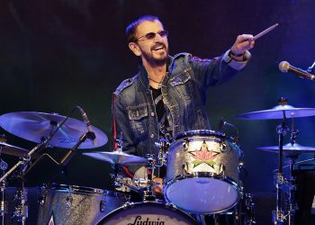 ExBeatle Ringo Starr cancela conciertos por padecer COVID-19