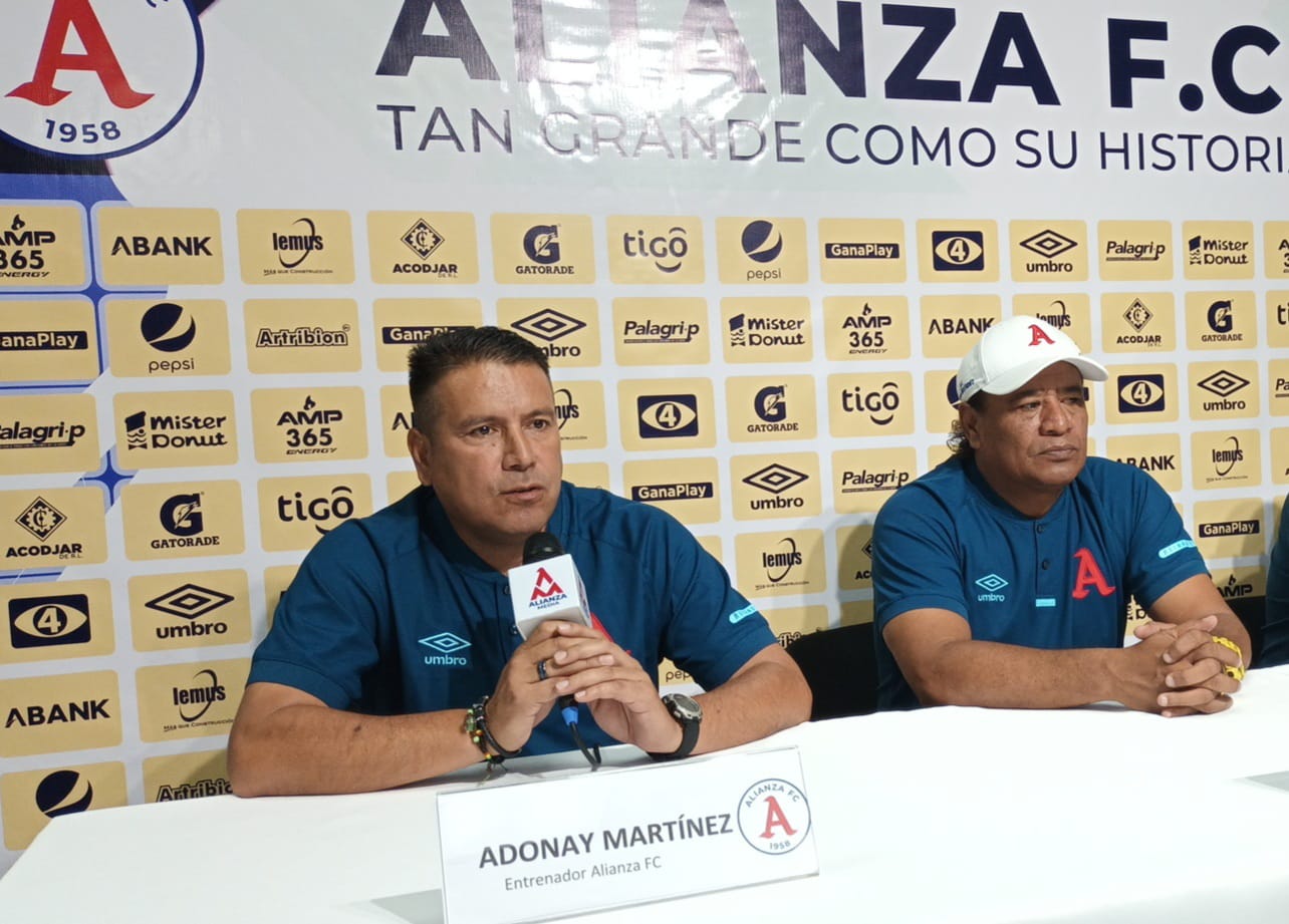 Adonai Martínez, técnico de Alianza: «Aquí es con base a resultados, tengo que salir tricampeón para pensar en los próximos torneos»