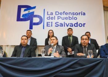 Gremio de abogados respalda que Nayib Bukele compita por reelección en 2024