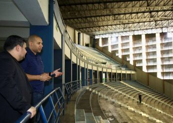 Delegado internacional de baloncesto inspeccionó el Gimnasio Nacional Adolfo Pineda