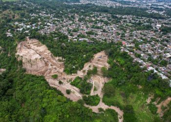 El Ministerio de Obras Públicas elimina ocho megacárcavas en dos comunidades de Ilopango y Soyapango