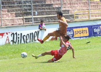 Javier Lezcano lideró la remontada de San Miguel ante San Vicente