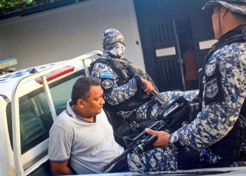 PNC despliega operativo para desmantelar importante clica de pandillas en urbanización Los Chorros