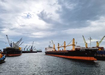 Suspenden operaciones en muelles del Puerto de Acajutla por Tormenta Tropical Julia