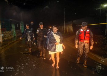 1,000 personas han sido evacuadas durante emergencia por Tormenta Tropical Julia