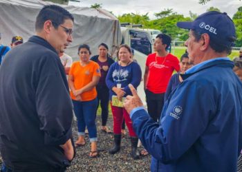 Presidente de CEL verifica atención y víveres para familias albergadas en el Bajo Lempa