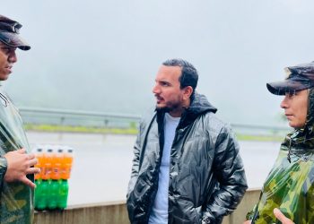 Alcaldía de Zaragoza entrega refrigerios a soldados que apoyan en emergencia en el municipio