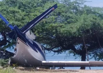 Avioneta se sale de pista y mata a niño que estaba en una playa colombiana