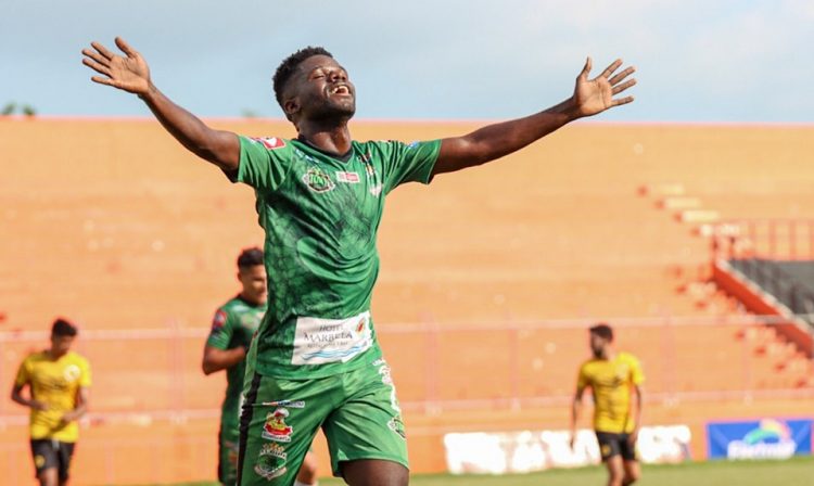 Yair Alboleda fue el responsable del triunfo verde. Foto Twitter: @Cd_Dragon_sv