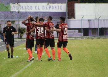 Águila derrota 2-1 a Chalatenango y el próximo domingo jugará contra Dragón por el liderato del grupo A