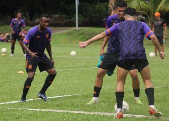 Alejandro González, presidente de Águila: «Jomal Williams queda fuera del equipo y así como él hay otros jugadores con altos salarios que su rendimiento deja mucho que desear» 