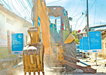 Intervienen calles en dos comunidades de Chalatenango