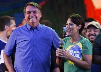 Michelle Bolsonaro desmiente crisis matrimonial tras derrota de su esposo en elecciones