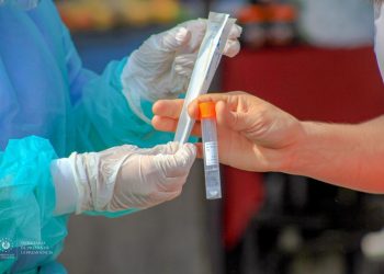 Salud realiza pruebas para detectar casos de COVID-19 en diferentes zonas de El Salvador