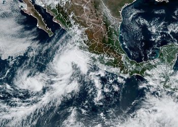 Orlene se convierte en huracán de categoría 4 frente a costas mexicanas del Pacífico