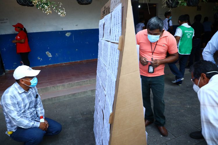 Hasta mayo de este año, el TSE registró 6,036,621 salvadoreños
en el registro electoral.