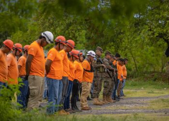 FOTOS | Salvadoreños se unen en el «Día Nacional de Oración» ante amenaza de huracán Julia