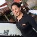 Josselyn Alabi, la surfista y representante de Disney que inspira a la juventud en las costas salvadoreñas