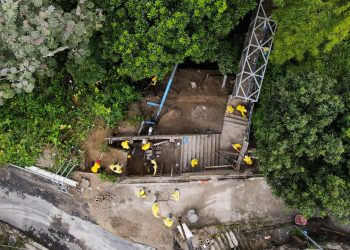 Obras Públicas realiza labores para mejorar conectividad de habitantes afectados por Julia en El Salvador