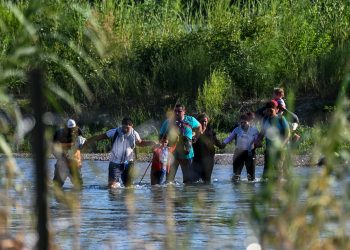 Pese a éxodo récord desde Venezuela, EE. UU. ofrece solo 24,000 refugios