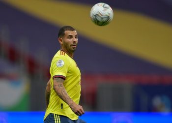 Futbolista colombiano Cardona positivo en control de alcoholemia en Argentina