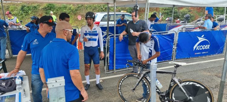 Brandon Rodríguez, compitió en la prueba contrarreloj individual en categoría U-23, se ubicó en la novena posición. Foto/FSC.