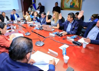 Comisión de Reformas Electorales sesiona hoy para seguir estudio de voto en el exterior