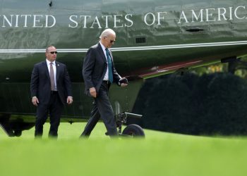 Nivel de desaprobación de Biden arrastra a su partido a perder asientos en el Congreso