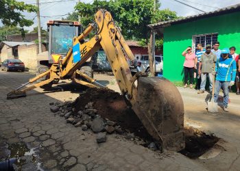Inicia la segunda fase del plan de bacheo en tres municipios de la zona oriental de El Salvador