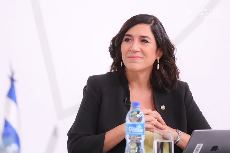 La ministra de Economía, María Luisa Hayem, aseguró que la
nueva entidad impulsará estrategias en beneficio del país. Foto / Diario El Salvador.