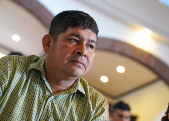 Esposos agradecen vía de migración legal y ordenada