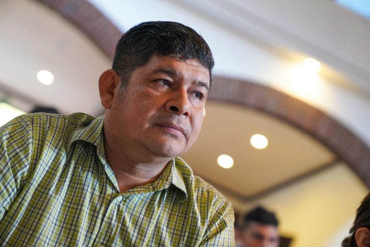 El sonsonate Isaac Cáceres participó en septiembre en una capacitación de seguimiento que desarrolló Cancillería. Foto Diario El Salvador.